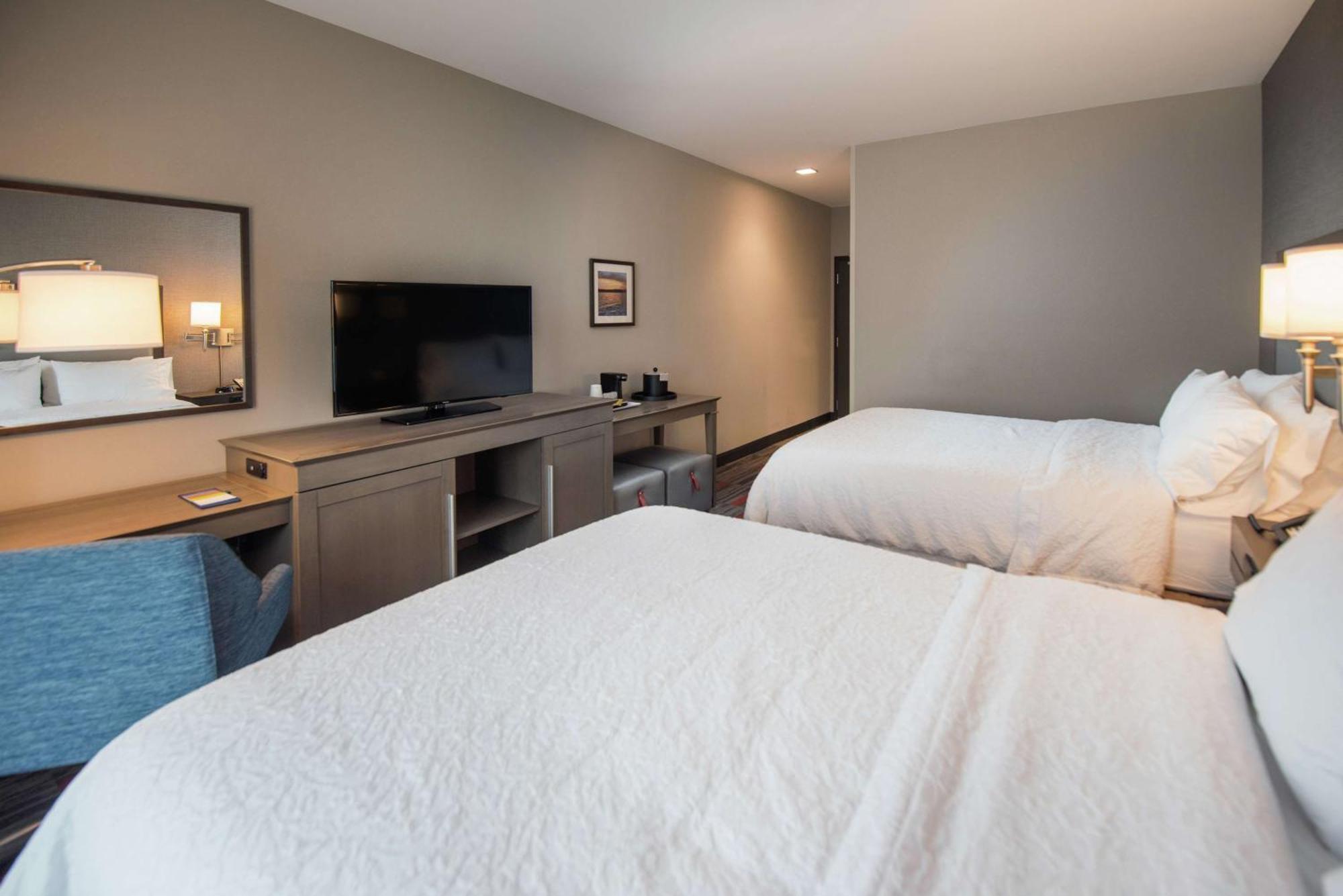Hotel Hampton And At Lake Delton 3*