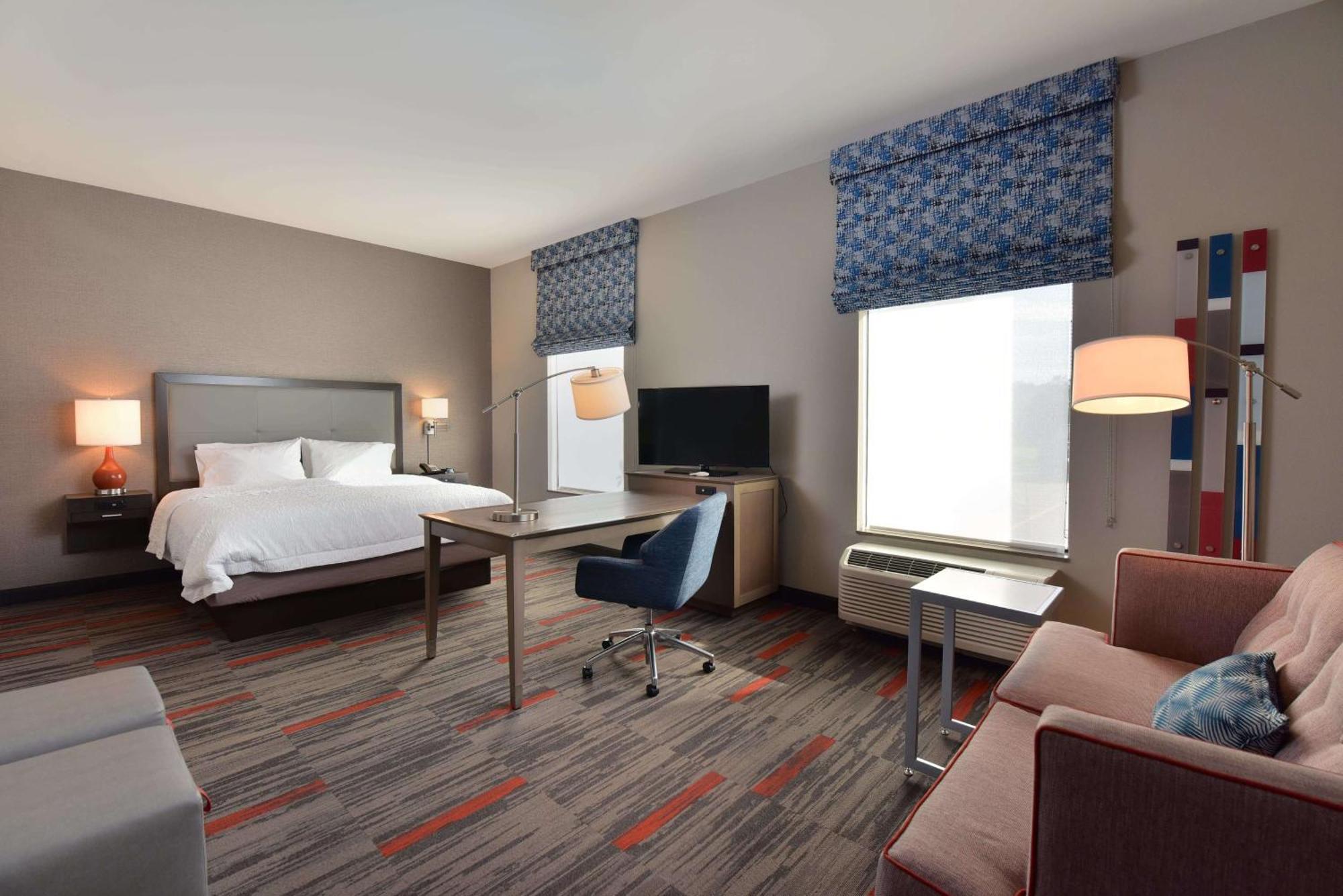 Hotel Hampton And At Lake Delton 3*
